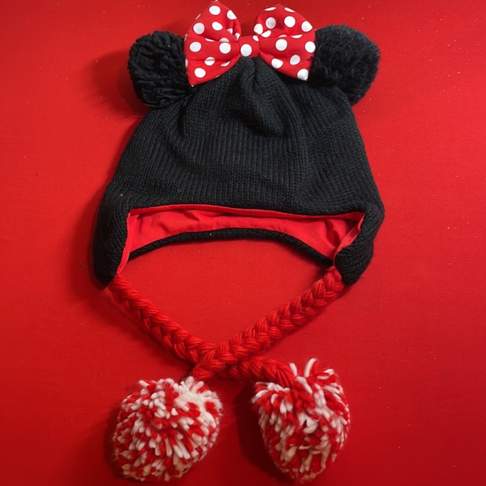 *RARE* EXCLUSIVE DISNEY PARK KNIT MINNIE HAT WITH TASSLES